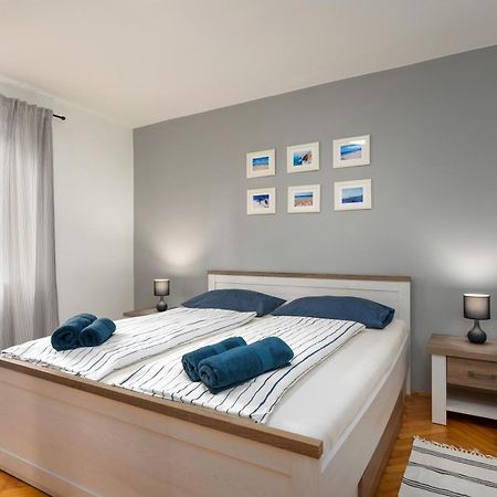 Blue Apartment Vrsar Eksteriør billede